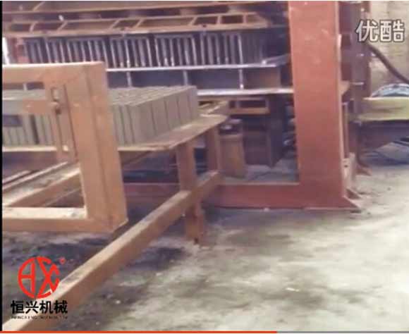 六孔磚機(jī) 恒興多孔磚液壓磚機(jī)